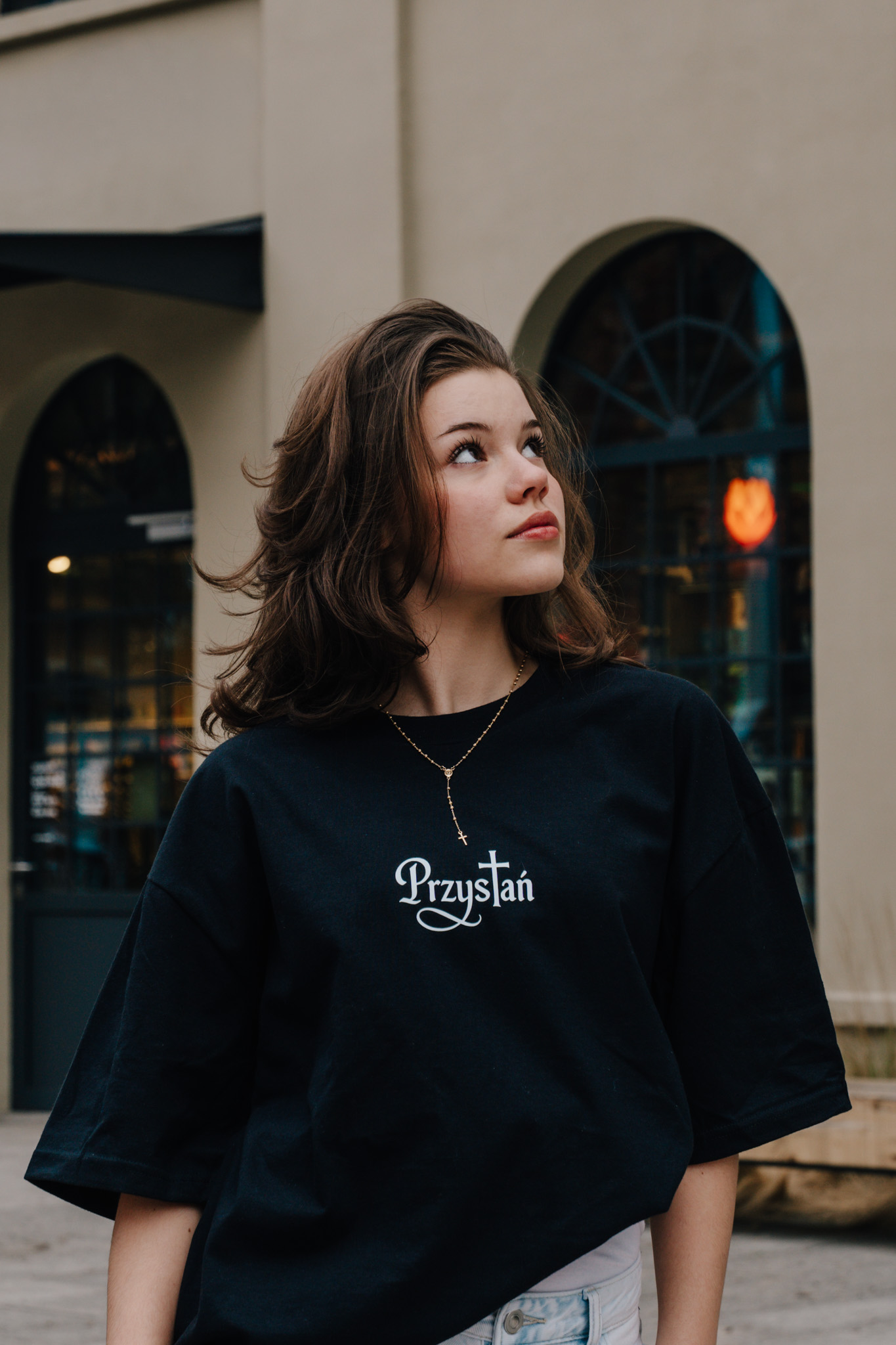 Czarna koszulka Przystań Worship - przód